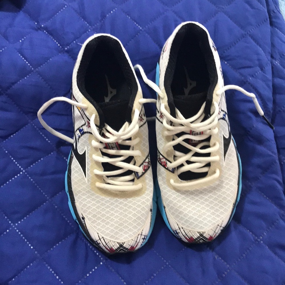 Mizuno Sneakers